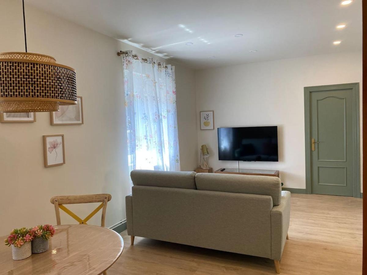Nenuca Ii, El Paraiso En Oviedo Bagian luar foto